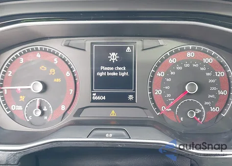 2019 Volkswagen Jetta 1.4T R-Line/1.4T S/1.4T Se z USA, uszkodzony, nr VIN 3VWC57BU5KM215782